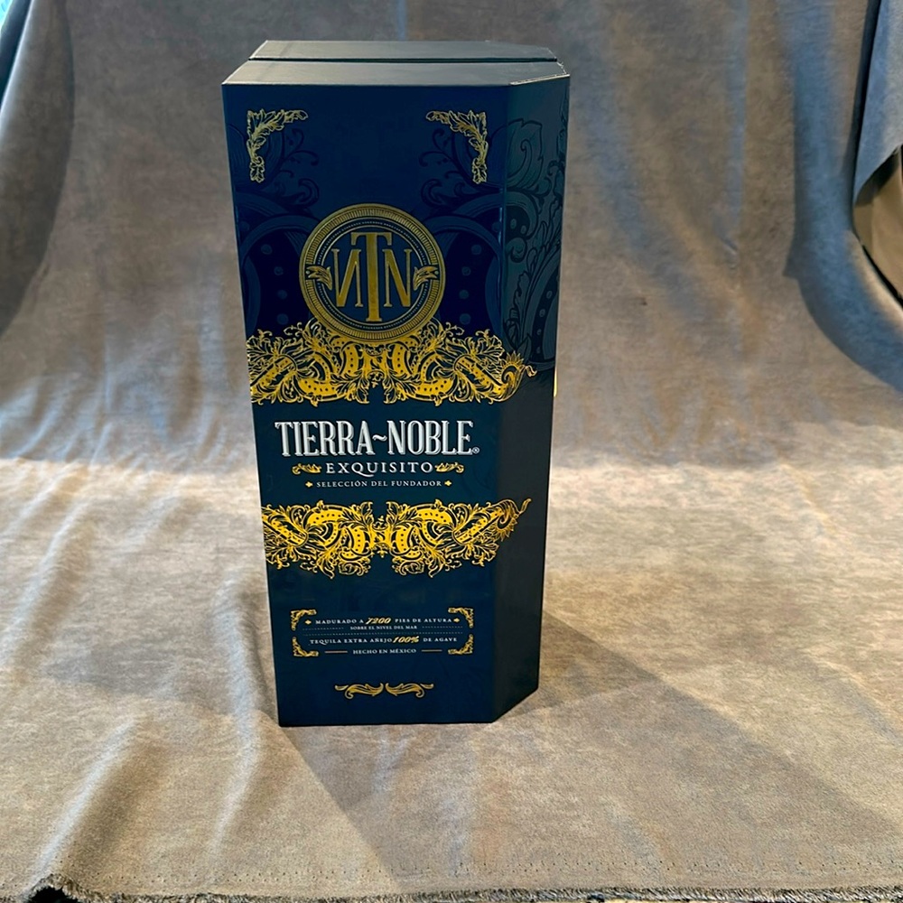 ( EMPTY ) Tierra Noble  Tequila Box